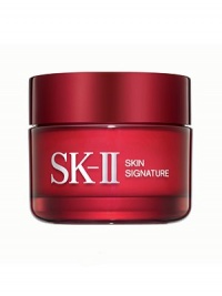 Strengthens skin by helping to restore firming moisture, smoothness and radiance. It contains Vitamin B3, Pitera® and Oli-Vityl, including skin conditioning ingredients which deliver a similar benefit to those naturally in your skin. Radiance, smoothness and firm appearance improvements. 2.7 oz.