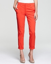 Comprised of a soft vintage-esque twill, the Vince Boyfriend trousers are comfy and cool, all in one chic package.