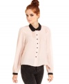 Get spiffy in Ali & Kris' Peter-Pan collar blouse! Colorblock design gives this top undeniable pop power.