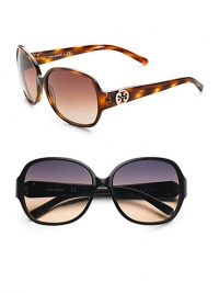 Chic round frames with signature Tory logo at temple. Available in tortoise with brown gradient lens or black with grey orange fade lens. UV 400 lens Imported 