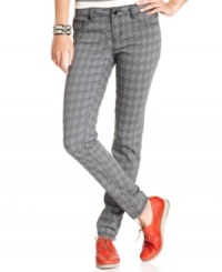 Tinseltown renders classic houndstooth-print in totally modern style with these super-cute skinny jeans!