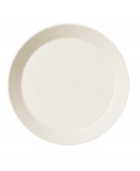 White dinnerware with a minimalist design and unparalleled durability. Teema dinner plates make preparing and serving meals a cinch. Featuring a sleek, angled edge in timeless white porcelain by Kaj Franck for Iittala.