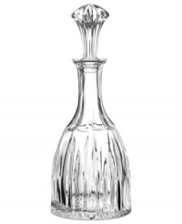 Entertain with Godinger grandeur. Sparkling crystal emphasized by long vertical cuts and a simple bell shape gives the Aberdeen decanter its distinct and sophisticated aesthetic.