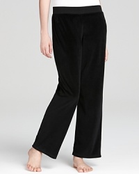 Rendered in a luxuriously soft terry-velour, these Lauren Ralph Lauren lounge pants are perfect for bed or running errands.