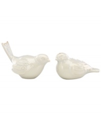 Add more personality to already irresistible French Perle dinnerware with figural bird salt and pepper shakers from Lenox. Delicate beading enhances hard-wearing stoneware with a soft white glaze and antique feel.