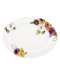 Featuring a mix of edgy, artsy blooms in modern porcelain, kate spade new york's Charcoal Floral platter showcases your favorite main dishes with chic new style.