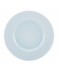 Elegance comes easy with the Fair Harbor accent plate, perfect for salad and dessert. Durable stoneware in a cool sky hue is half glazed, half matte and totally timeless.