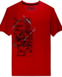 This DKNY graphic print t-shirt adds modern style to your laid back look.