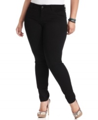 Team the season's latest tops with Celebrity Pink Jeans' plus size skinny jeans, finished by a sleek black wash.