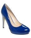 Gorgeously classic. The Dell platform pumps by Marc Fisher are versatile enough to wear with all of your favorite looks.