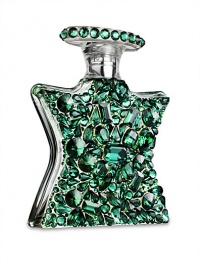 The second act in the Shooting Star Series encrusted all-over with emerald fancy stone Swarovski crystals and filled with the New York Musk fragrance. 3.3 oz. 