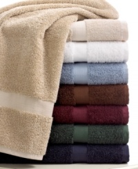 Made of 100 percent cotton for maximum comfort and absorbency, the Basic bath towel from Lauren Ralph Lauren is the ultimate bath accessory. In a range of handsome solids to complement any color scheme.