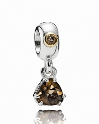 This dark and dramatic dangle charm from PANDORA with smoky quartz and cubic zirconia makes a sophisticated piece for your bracelet.