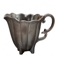 VIETRI INCANTO Metallic Scalloped Creamer