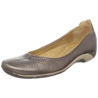 Naturalizer Women's Yadira Flat