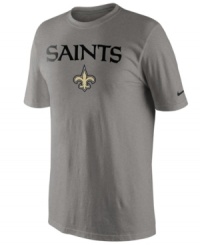 From the pre-game to after-party, show off your New Orleans Saints pride in this NFL football t-shirt from Nike.