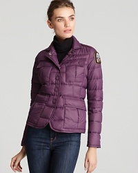 This simple quilted down jacket from Parajumpers is streamlined and stylish for cold weather days. Four patch pockets provide ample storage space for on-the-go essentials.