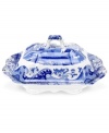 With a quaint country scene and the Imari Oriental border of Spode's Blue Italian dinnerware, this covered vegetable dish lends distinct old-world charm to traditional tables.