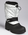 With a toggle top closure and logo velcro tab at the ankle, this cute winter boot is a cinch to strap on and hit the sledding slopes.