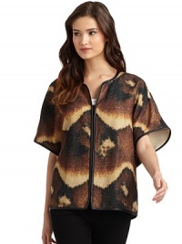 THE LOOKAllover woven abstract printPipping trimDolman sleevesWelt pocketsZip frontTHE FITAbout 24 from shoulder to hemTHE MATERIALWool/polyamideCARE & ORIGINDry cleanImportedModel shown is 5'9½ (176cm) wearing US size Small. 