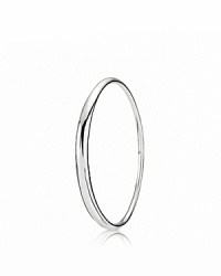 PANDORA's sterling silver bangle in an elegant, organic shape is a complement to any outfit.