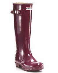 Make a splash in gorgeous, glossy Hunter Boots in a rich new hue.