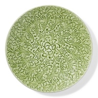 Uniquely crafted to seamlessly join modern design with functionality, this ceramic plate from Mateus is casually chic.