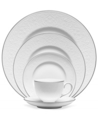 Like traditional embroidery, English Lace dinnerware is meticulously crafted with delicate florals, all embossed in fine bone china that's remarkably dishwasher safe. Bands of polished platinum complete the Wedgwood place setting with timeless grace.