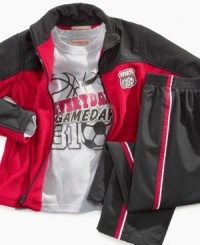 Game out a sweet look with this comfortable tee, fleece jacket and pants set from Kids Headquarters.