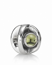 A sterling silver eye charm with peridot iris adds a blink of color to your PANDORA bracelet.