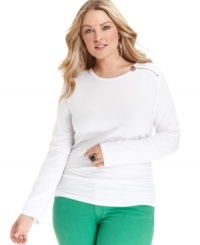 Pair your fave jeans with MICHAEL Michael Kors' long sleeve plus size top, accented by an exposed zipper.