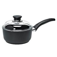 Designed in the creative spirit of the Italian culinary tradition, Ballarini's Rialto sauce pan features three layers of non-stick titanium coating and forged aluminum construction for even heating and great results every time. Heat-resistant handle and exterior make it easy to clean.