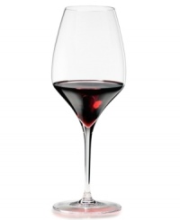 Riedel elevates intense, fruity reds with the long, pulled stems of Vitis wine glasses. Cleverly designed in luminous crystal, the set balances the sweet finish with tannins and celebrates the rich, blackberry aromas of Shiraz.