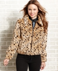 Extra sumptuous, this faux-fur leopard-print jacket from Me Jane makes a roaring style statement. Stumped over what to wear it with? It's so easy! Pair the layer with your skinny jeans and tees for a great way to bring runway style to your every day.