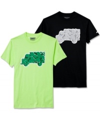 Don't pass on this graphic t-shirt from Trukfit, a crisp accent to your casual look.