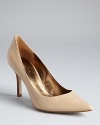 Looking for the perfect pointy toe pump to update your shoe wardrobe? Step no further than these GUESS staples.