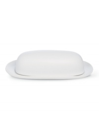 Full of possibilities, this ultra-versatile butter dish from Noritake's collection of Colorwave white dinnerware is crafted of hardy stoneware with a half glossy, half matte finish in pure white. Mix it in with any of the Colorwave dinnerware shades.