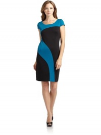 THE LOOKWide scoopneckTwo-tone swirly colorblock designCap sleevesSide zipper with hook-and-eye closureTHE FITAbout 35 from shoulder to hemTHE MATERIALPolyester/spandexContrast: polyester/rayon/spandexFully linedCARE & ORIGINDry cleanImportedModel shown is 5'9 (175cm) wearing US size 4. 