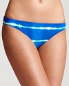 Take a dip in this sensational swimwear bottom from Lauren Ralph Lauren, in a vibrant, azure tie dye print that evokes the Mediterranean sea.