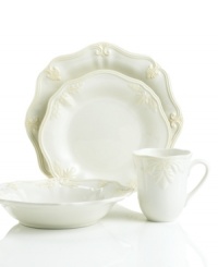 With the same vintage style of Butler's Pantry dinnerware, the dishes from Lenox are elegant classics for casual dining. Distinguished by beautifully scalloped rims and a raised leaf design, these Gourmet 4-piece place settings are in creamy shades of ivory.