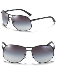 A sleek design and legendary heritage make Ray-Ban aviators sunny day essentials.