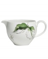 Vera Wang's Floral Leaf watercolor adds fresh artistry to this chic bone china creamer. A smooth, minimalist shape in clean white blooms with crisp greens for a modern look and feel that's ideal for every day.