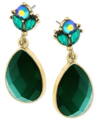 Gorgeous in green. These pear-shape drop earrings from 2028 are crafted from gold-tone mixed metal with emerald-colored glass stones providing a sparkling touch. Approximate drop: 3/4 inch.