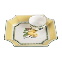 The pleasant, authentic French garden design of this chip and dip set adds a rustic, homegrown touch to entertaining occasions, and can be combined easily with other pieces from this charming collection from Villeroy & Boch.