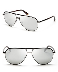 With a leather jacket and jeans, these metal aviators charge your look with Tom Ford's iconic style.