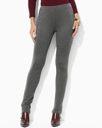 A slim, fitted leg creates a modern look on the flattering Mani pant in sleek stretch jersey.