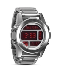 This stainless steel Nixon watch is a bold move, expertly mixing substance and style with upgraded features for the adventuresome guy who plays extra hard.