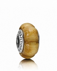 Scalloped carving brings added texture to this earthy wooded bead. Logo-engraved sterling silver trim displays the PANDORA signature.