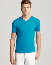 A blend of soft cotton and breezy linen lighten up your day in this casual yet refined tee from Vince.