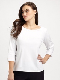 Simple yet elegant, rendered in the softest organic cotton and tailored for a feminine fit.Ballet-neck Three-quarter sleeves Organic cotton; machine wash Imported